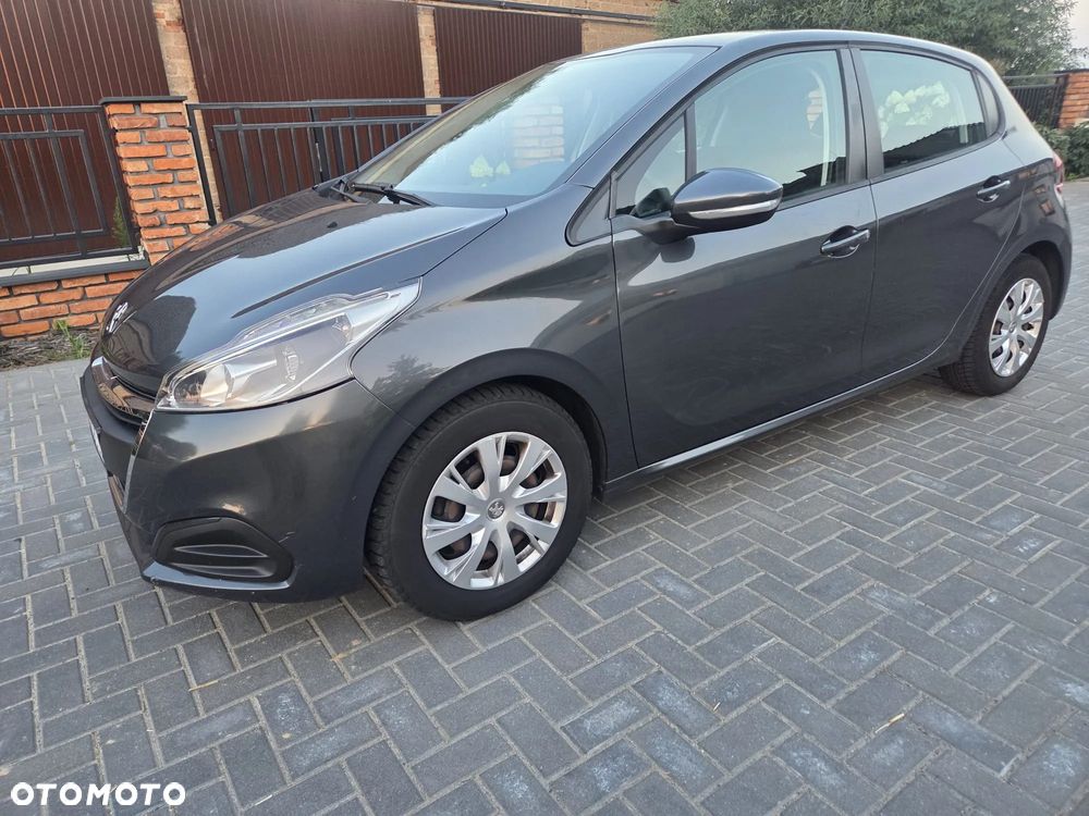Peugeot 208 - 17
