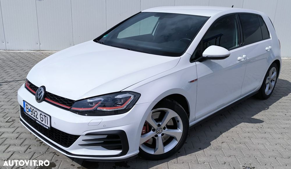 Volkswagen Golf - 11