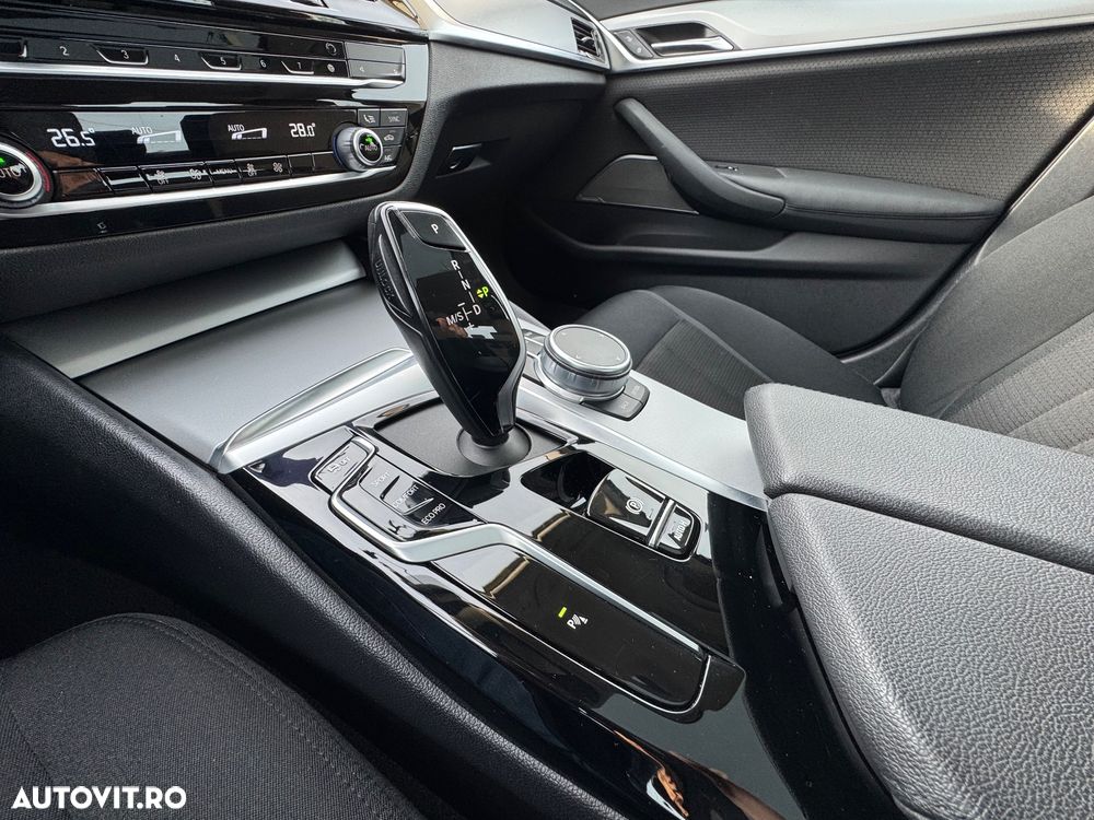 BMW Seria 5 520d AT MHEV - 10