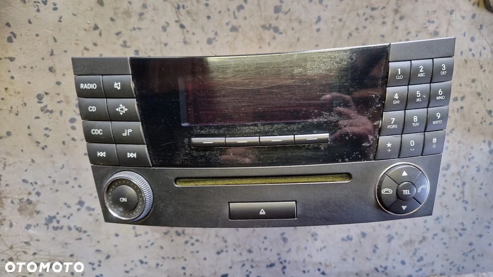 MERCEDES W211 RADIO FABRYCZNE A2118209889 - 1