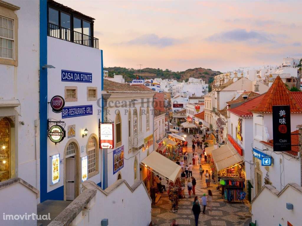 Apartamento T3 de luxo com piscina e garagem, a 1500 metros da Prai... - Grande imagem: 5/7