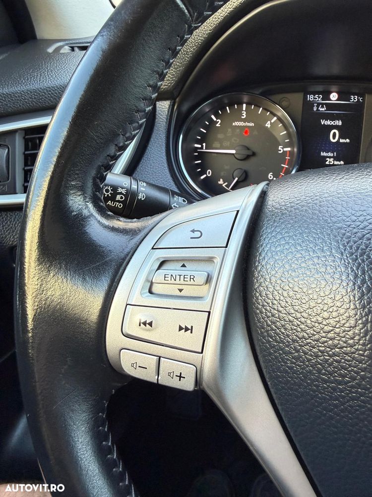 Nissan Qashqai 1.5 DCI N-Connecta - 22