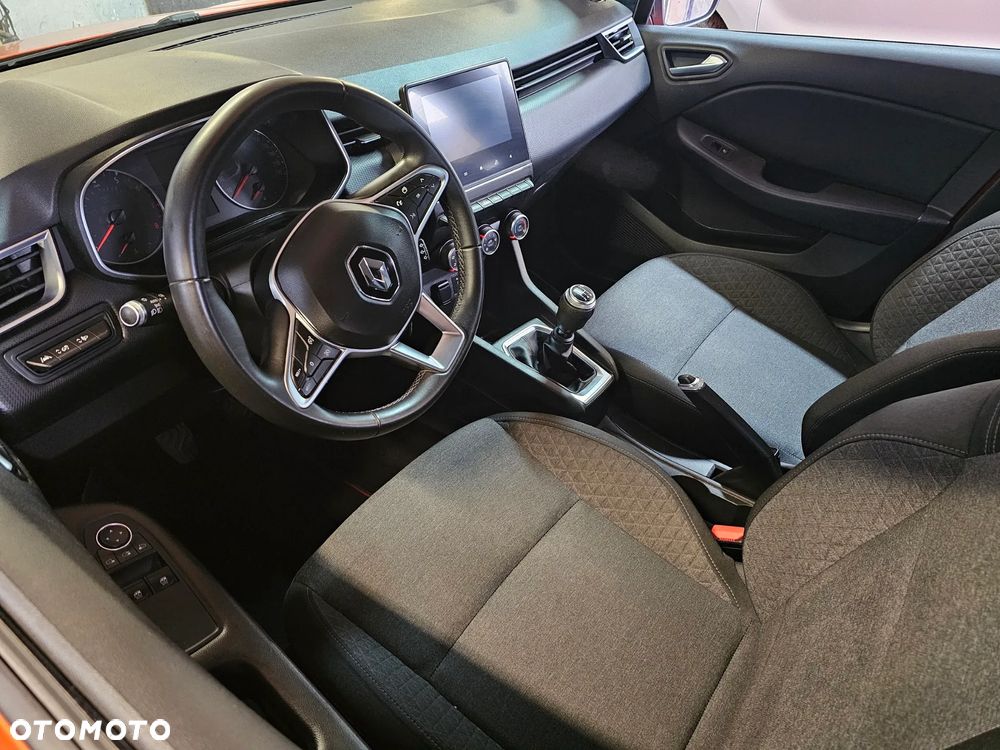 Renault Clio - 11