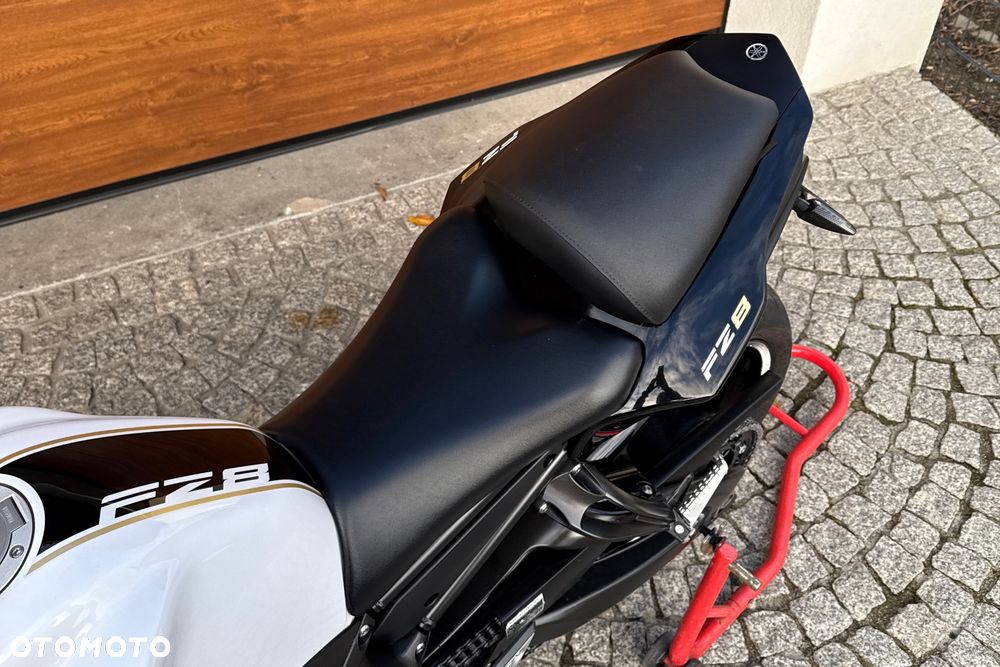 Yamaha FZ8 - 29