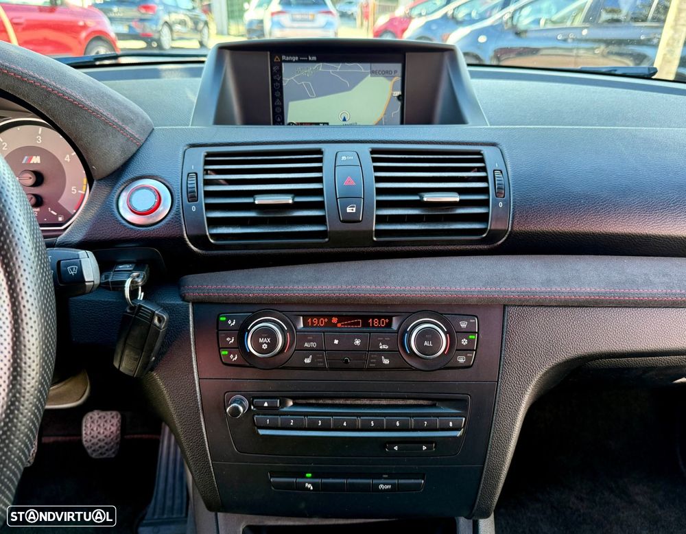 BMW 118 d Coupe Limited Edition Lifestyle c/ M Sport Pack - 23