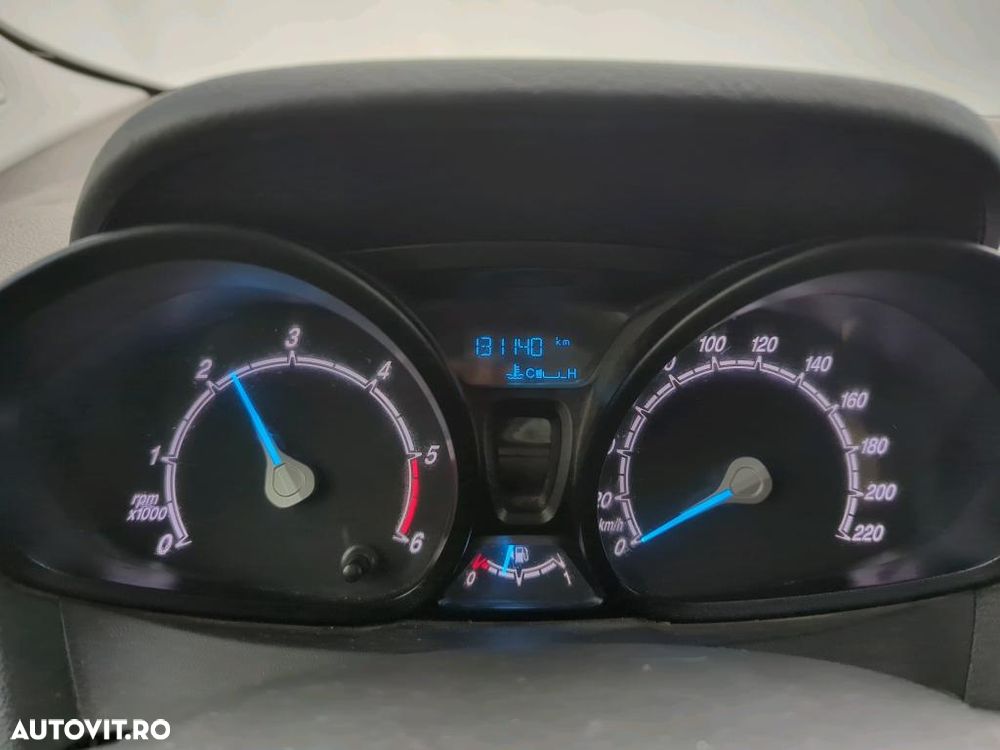 Ford Tourneo Courier - 11