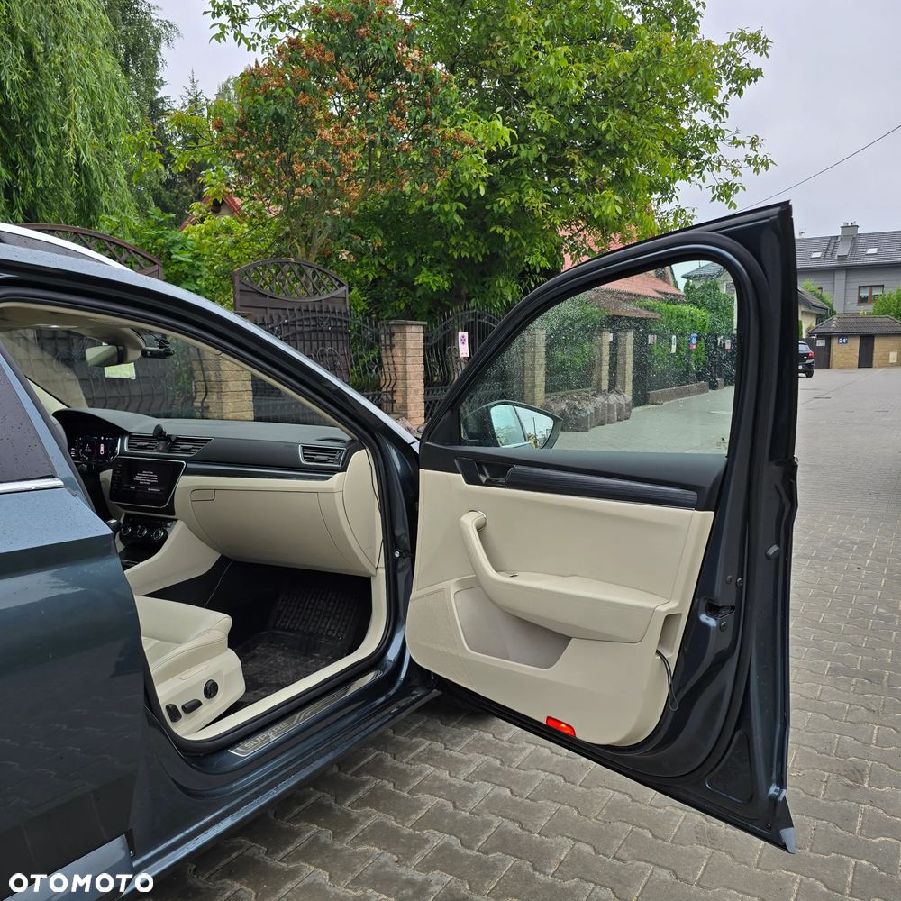 Skoda Superb 2.0 TDI SCR Style DSG - 6