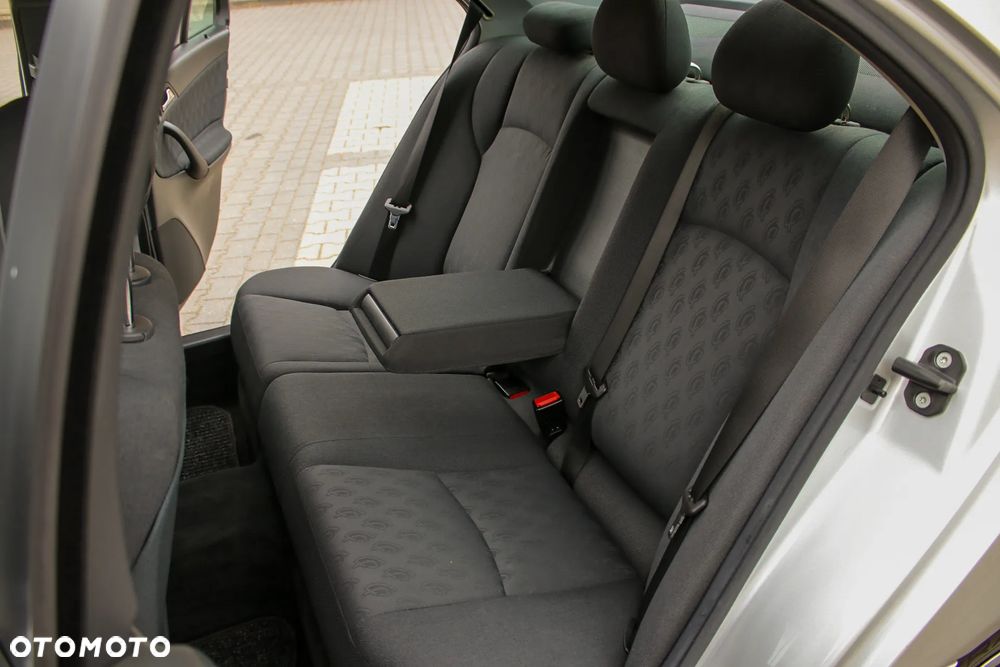 Mercedes-Benz Klasa C 180 Kompressor Automatik Classic - 29