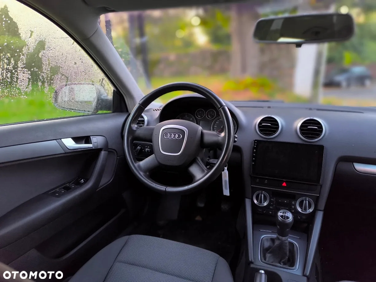 Audi A3 Sportback 1.6 TDI Ambiente - 5