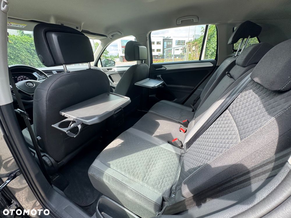 Volkswagen Tiguan - 11
