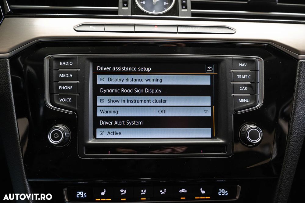 Volkswagen Passat 2.0 TDI SCR DSG (BlueM Tech) Comfortline - 18