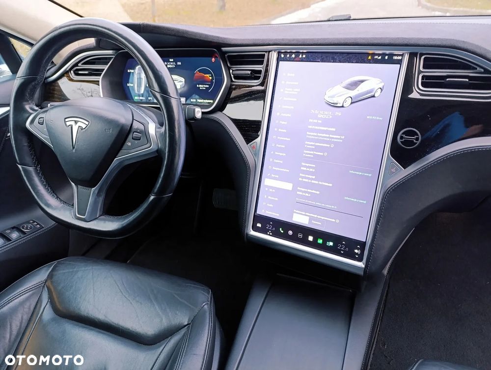 Tesla Model S - 24