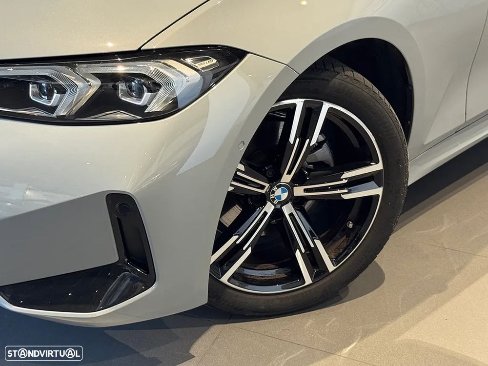 BMW 320 d Touring Pack Desportivo M Auto - 6