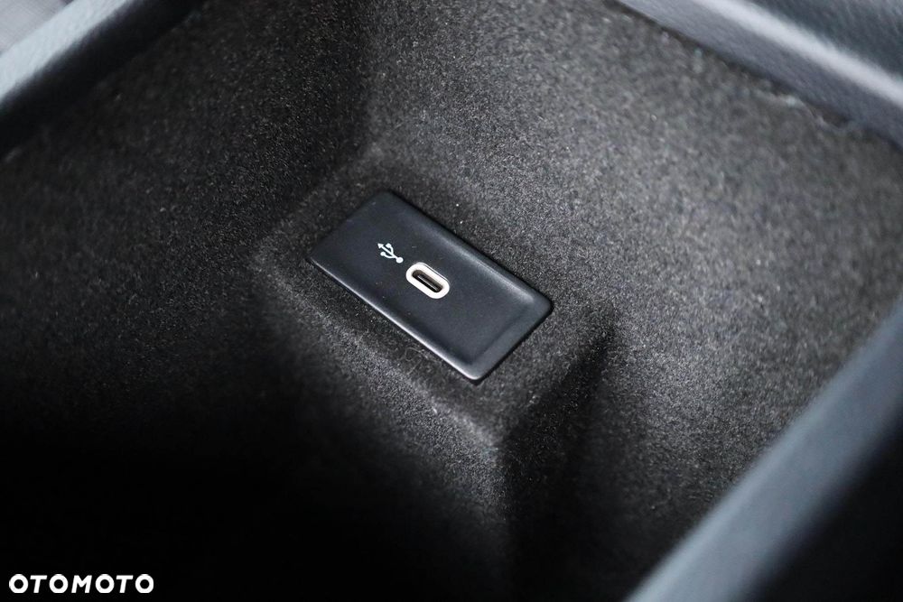 Volkswagen Passat - 28