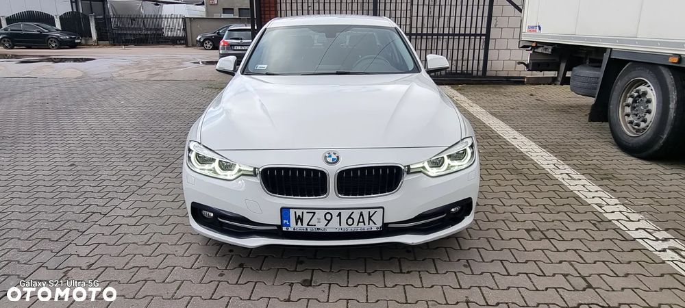 BMW Seria 3 318d Sport Line - 3