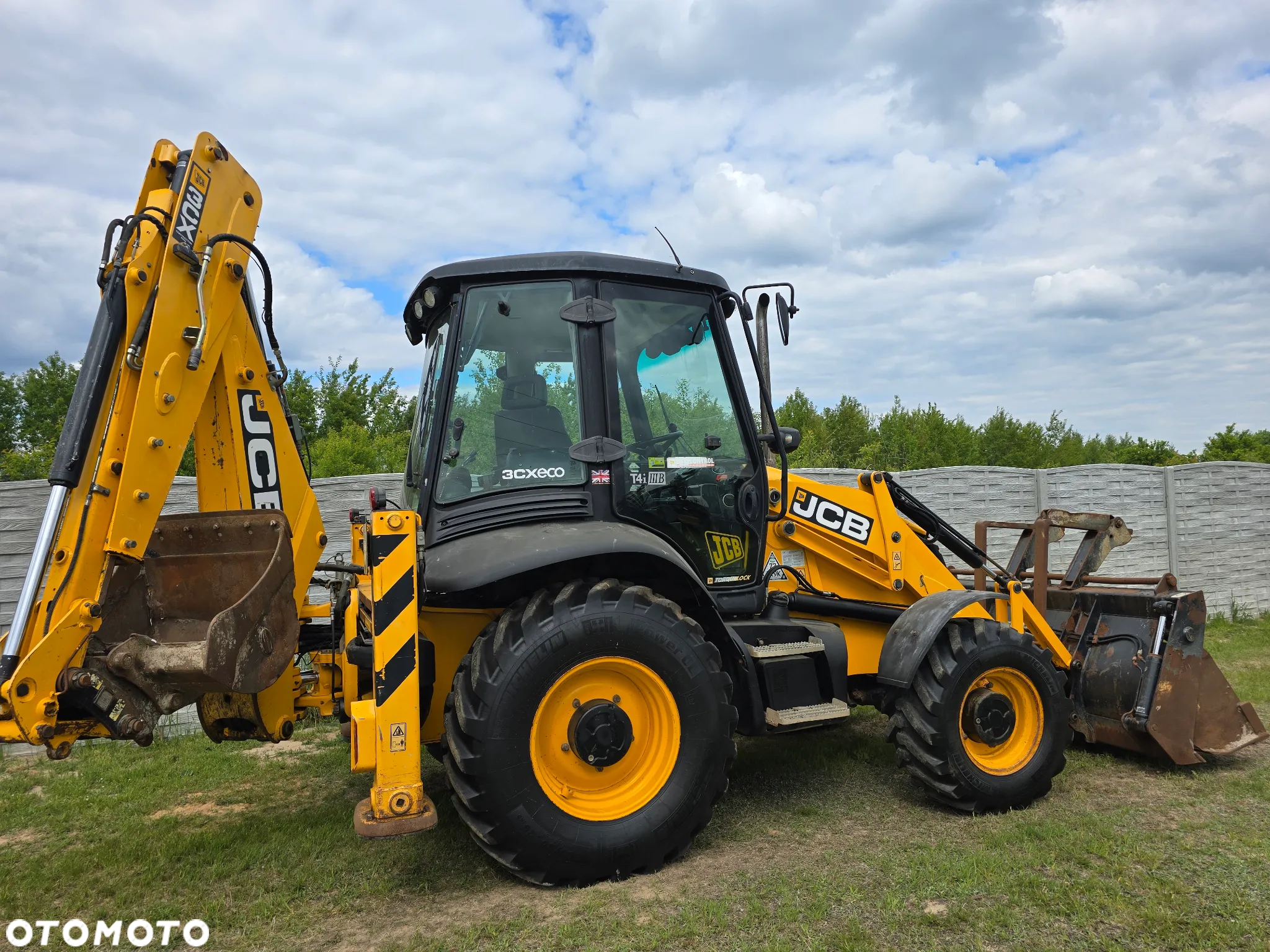 JCB - 11