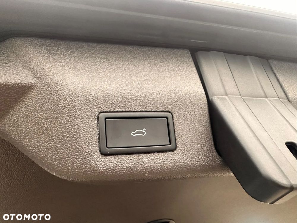Volkswagen Multivan 2.0 TDI L2 Edition DSG - 9