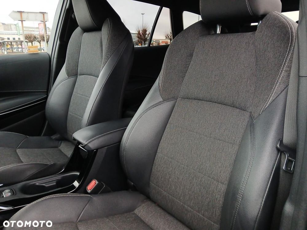 Toyota Corolla 1.8 Hybrid Comfort - 36