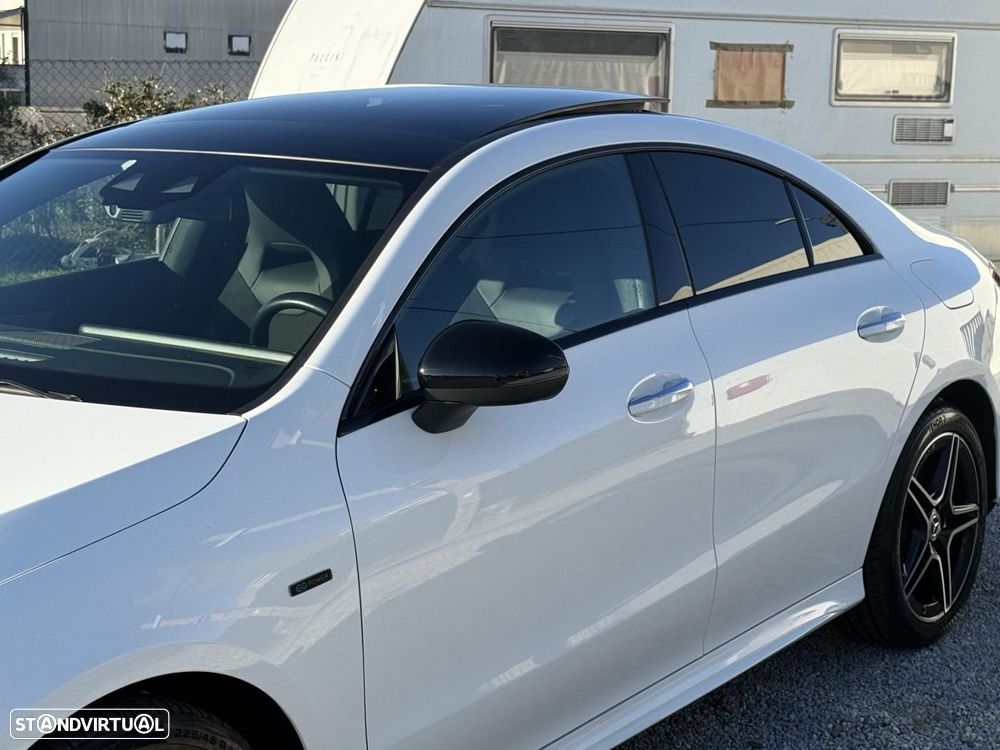 Mercedes-Benz CLA 250 e 8G-DCT AMG Line - 17