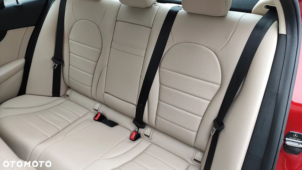 Mercedes-Benz Klasa C 300 4MATIC 9G-TRONIC - 20