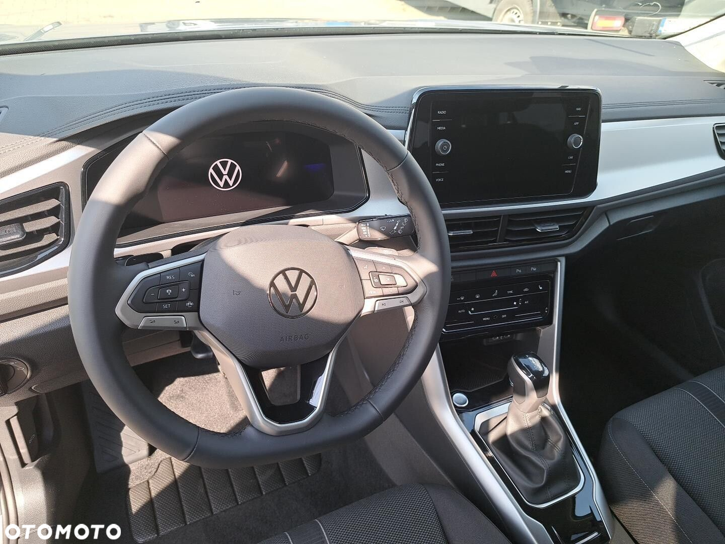 Volkswagen T-Roc - 13