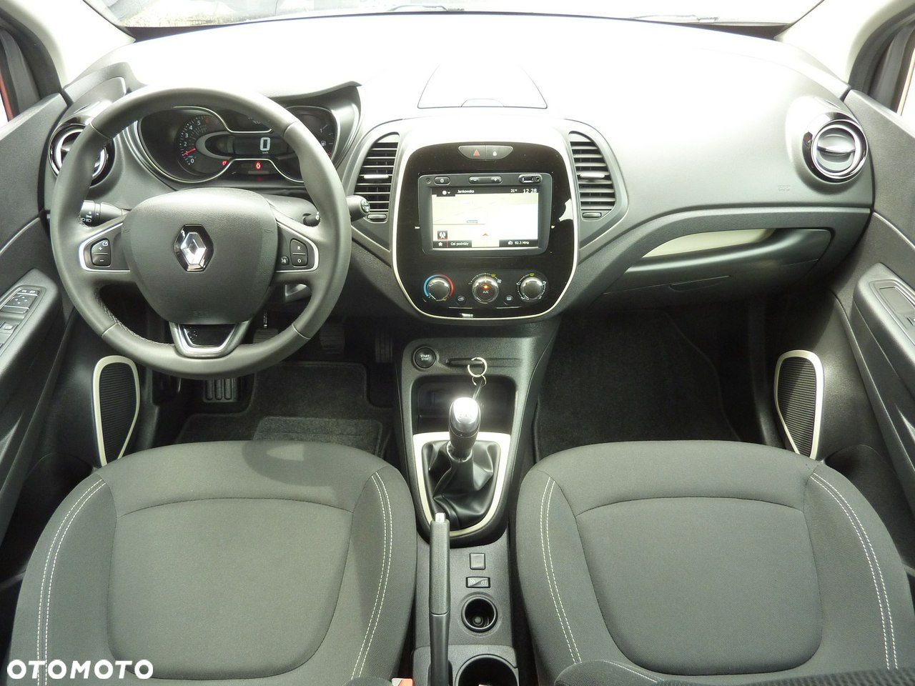 Renault Captur - 19