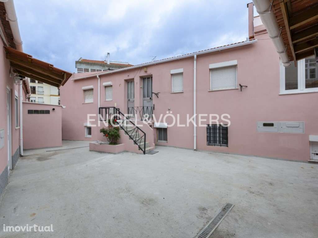 Vila em Sacavém com 12 Apartamentos Excelente Oportunidade de Inves... - Grande imagem: 2/28