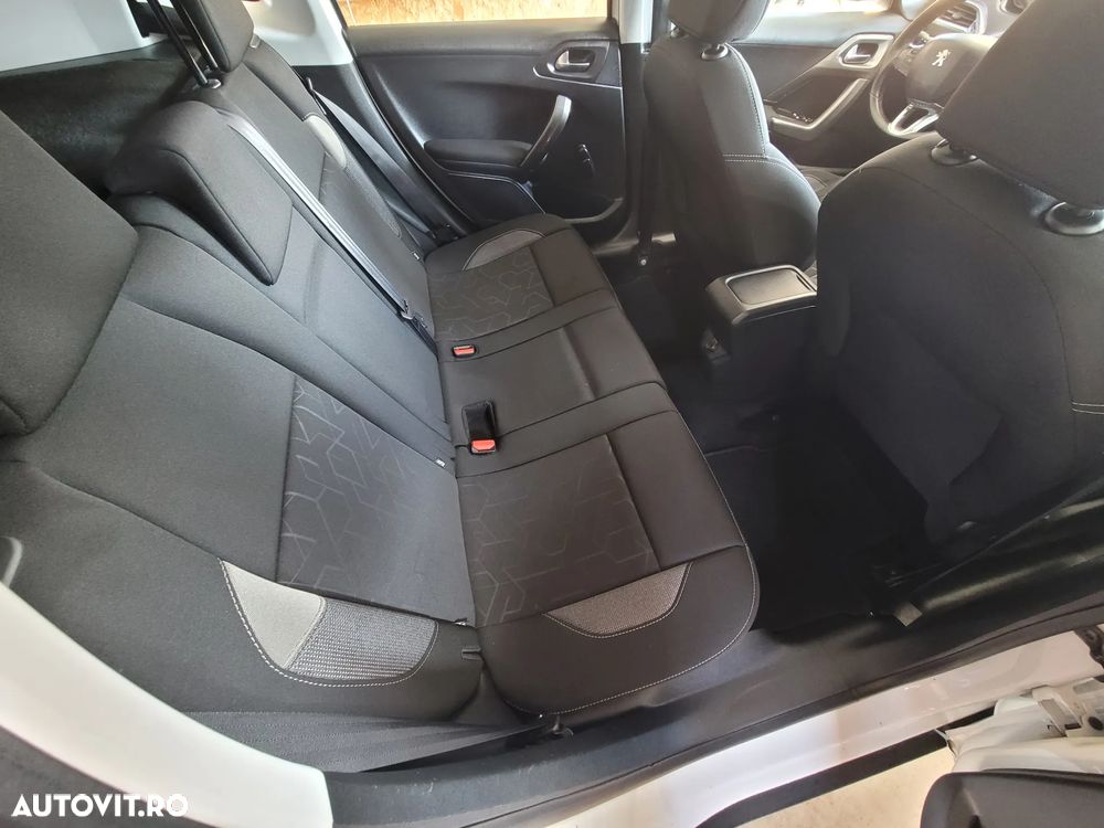 Peugeot 2008 PureTech 110 Stop&Start Style - 14