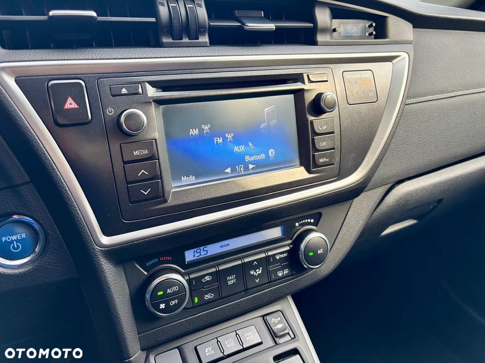 Toyota Auris 1.8 HSD Prestige - 23