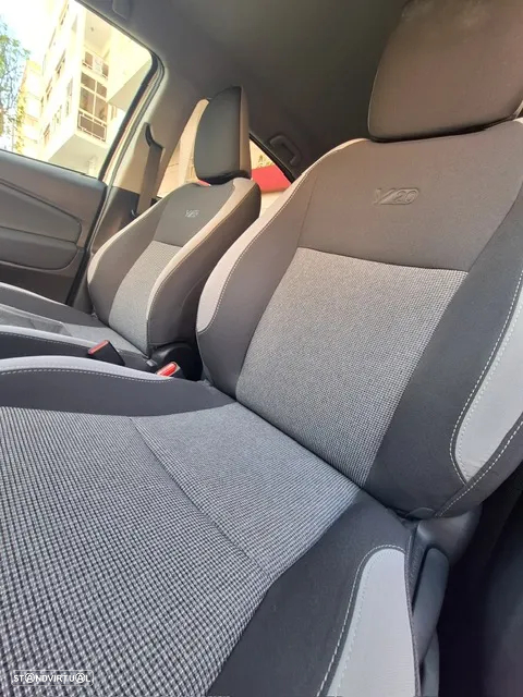 Toyota Yaris 1.5 HSD Exclusive+P.Luxury - 24