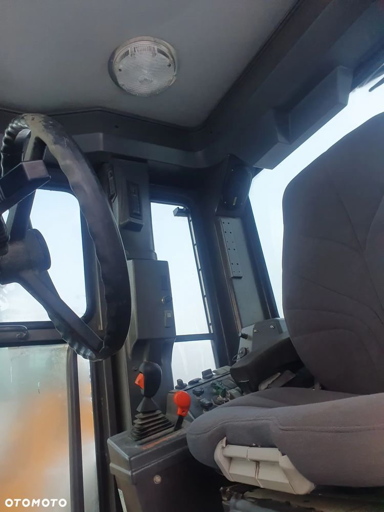 Volvo G720B - 2