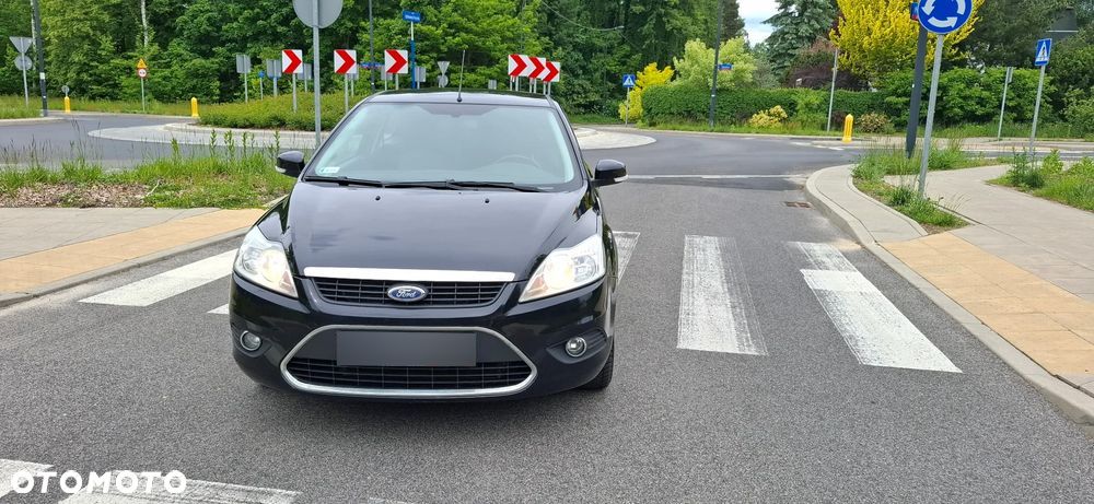 Ford Focus 1.6 Ambiente - 1