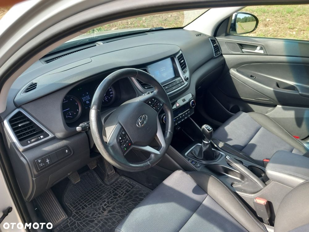 Hyundai Tucson 1.7 CRDI BlueDrive Style 2WD - 6