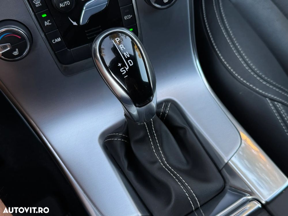 Volvo V60 D3 Geartronic Linje Svart - 17