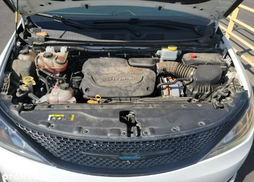 Chrysler Pacifica - 11