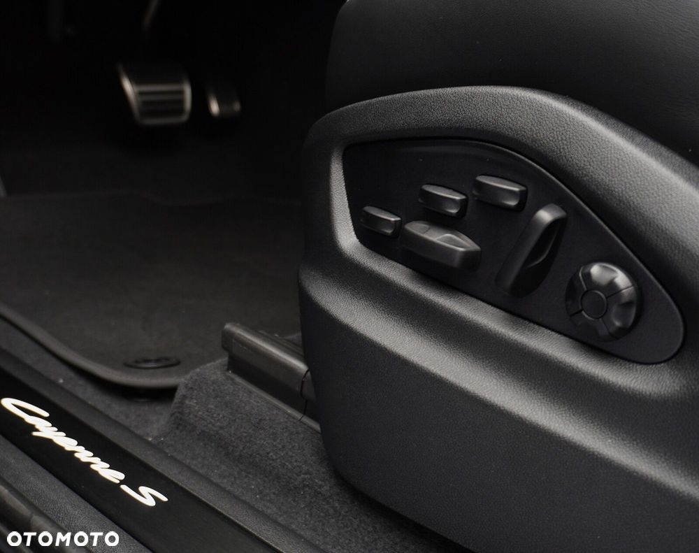 Porsche Cayenne S E-Hybrid PHEV Black Edition - 25