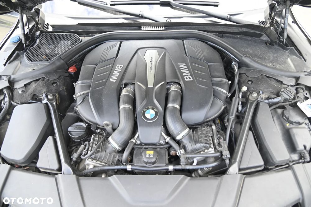 BMW Seria 7 ver-750i-xdrive - 27