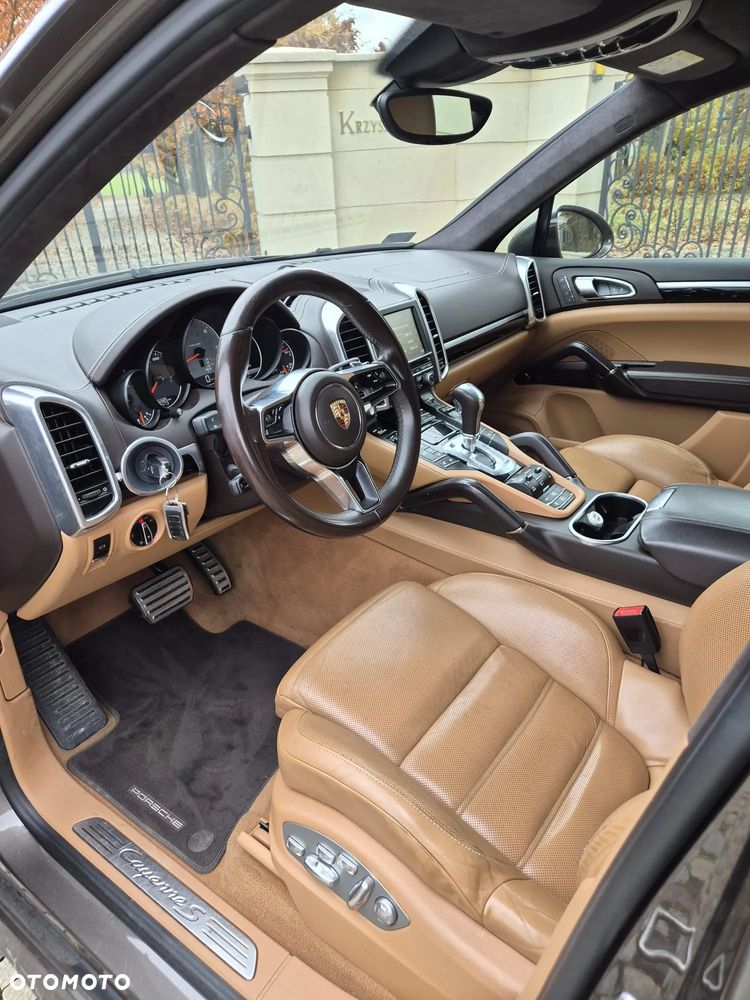Porsche Cayenne - 14