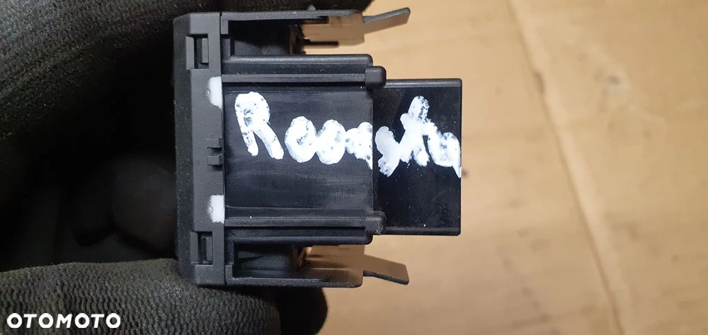 Przełącznik regulacji świateł Skoda Roomster 5J0941333 - 5