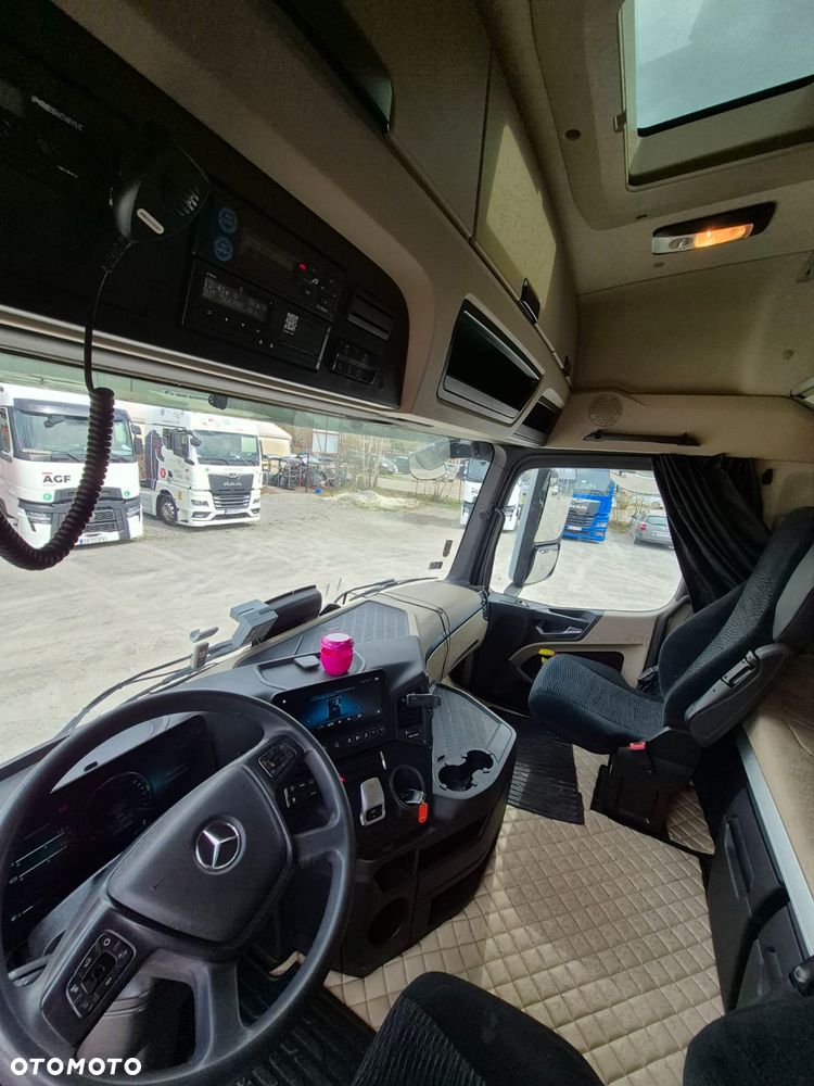 Mercedes-Benz Actros 1848 Low Deck Mega - 12