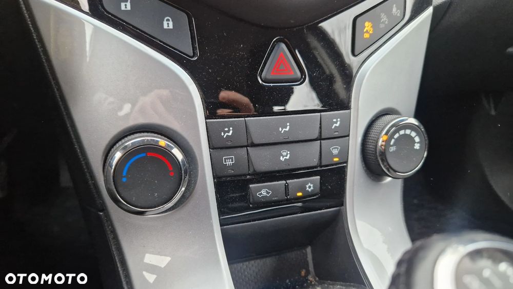 Chevrolet Cruze 1.6 LT - 14