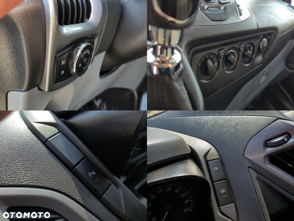 Ford TRANSIT CUSTOM - 23