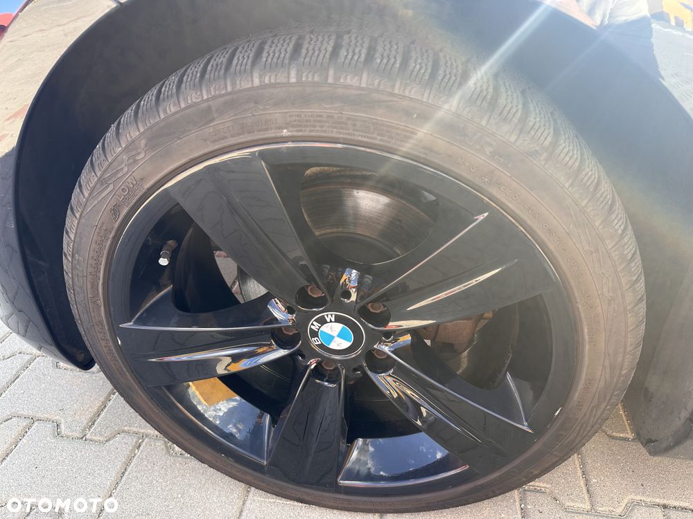 BMW Seria 3 320i - 35