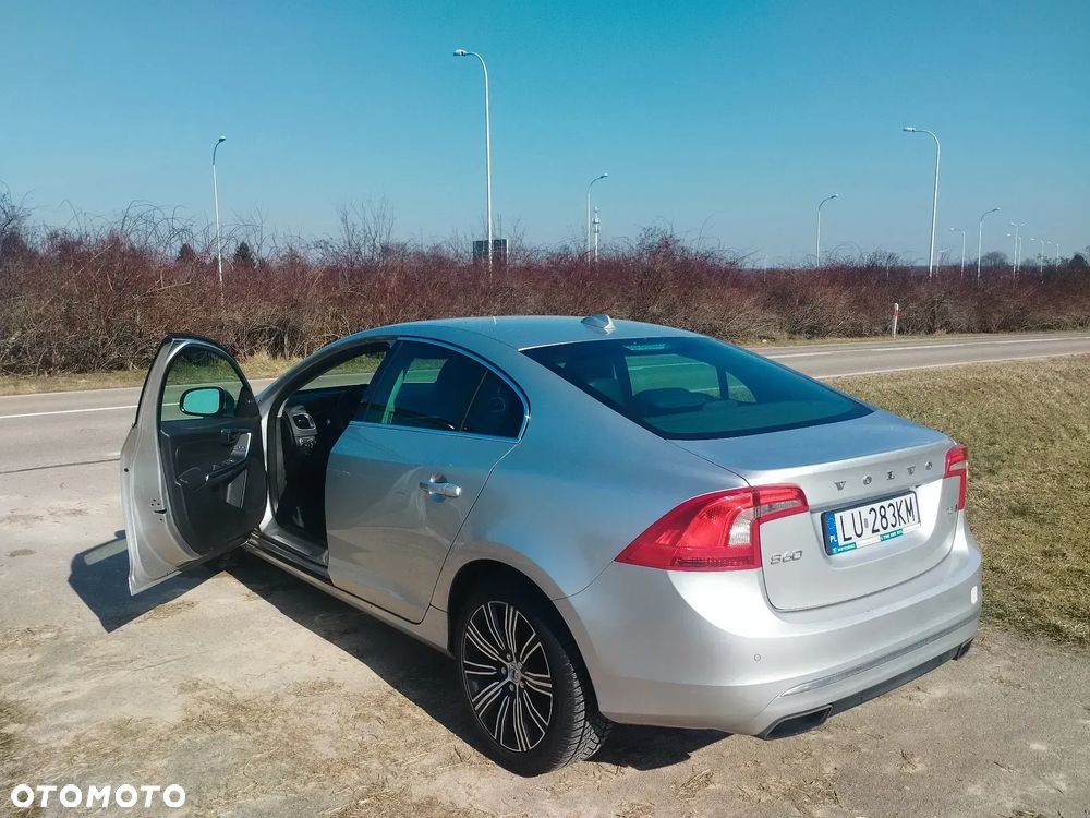 Volvo S60 - 2