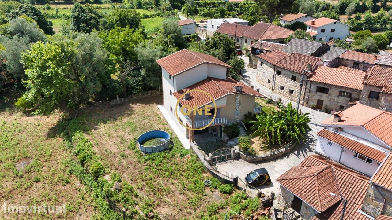 Moradia T4 com 980 m2 de terreno em Souto – Terras de Bouro - Grande imagem: 2/18