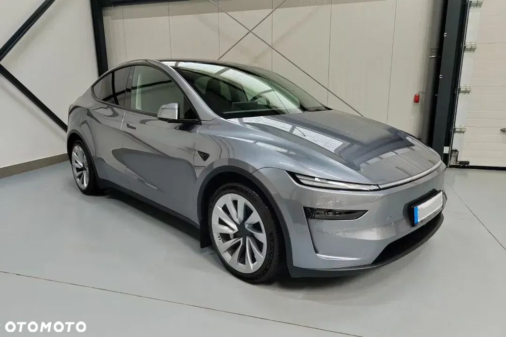Tesla Y 79kWh Long Range AWD - 7