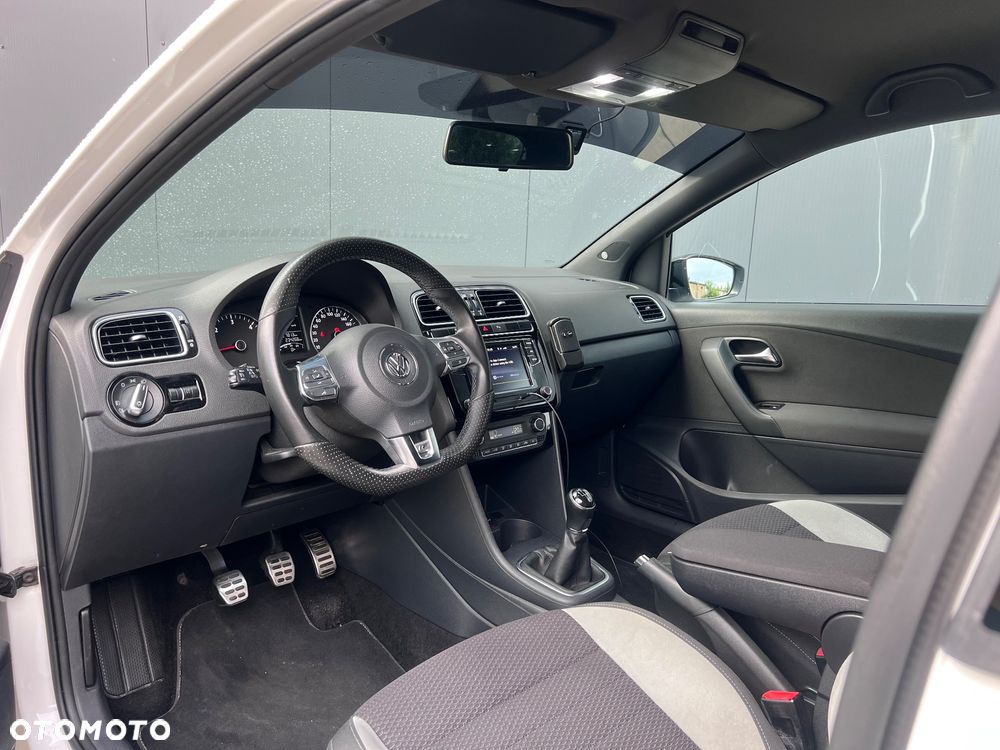 Volkswagen Polo 1.6 TDI Highline - 17