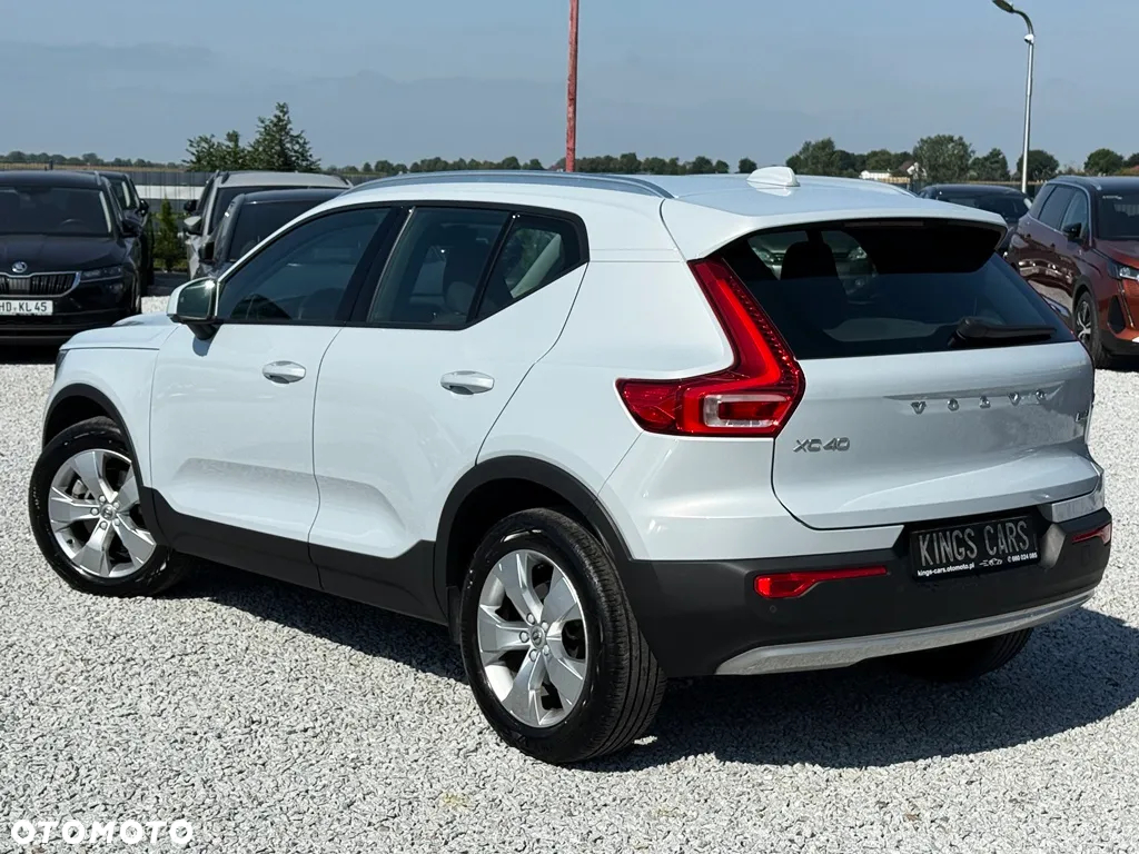 Volvo XC 40 B4 B AWD Geartronic Momentum Pro - 4