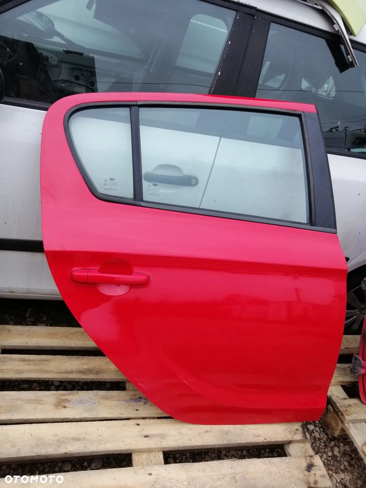 Hyundai I20 2008-2012r. maska drzwi klapa bagażnika kod lakieru BH - 27