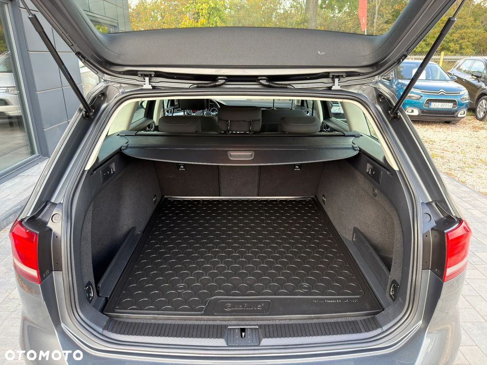 Volkswagen Passat - 20
